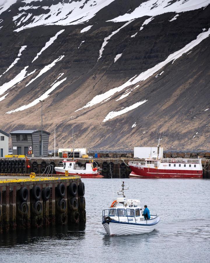 Fisherman Guesthouse Sudureyri Eksteriør billede