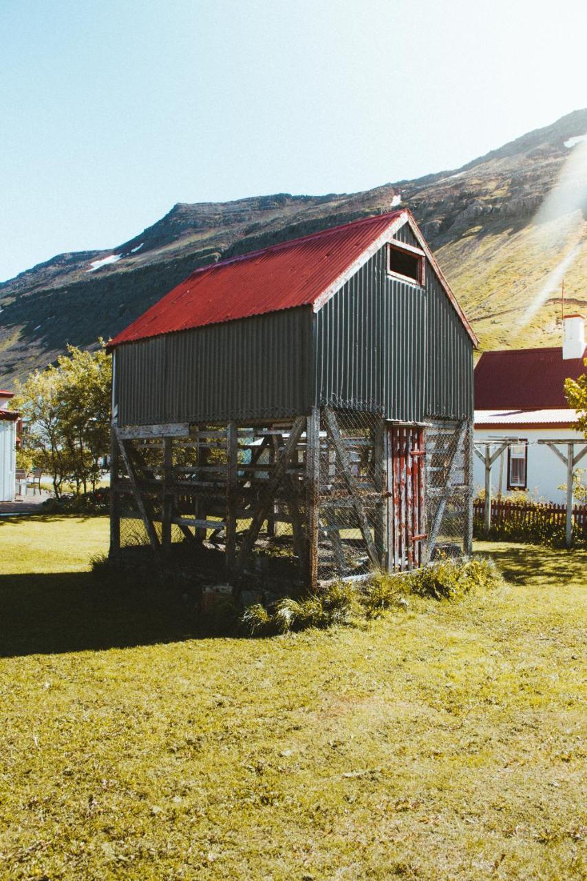 Fisherman Guesthouse Sudureyri Eksteriør billede